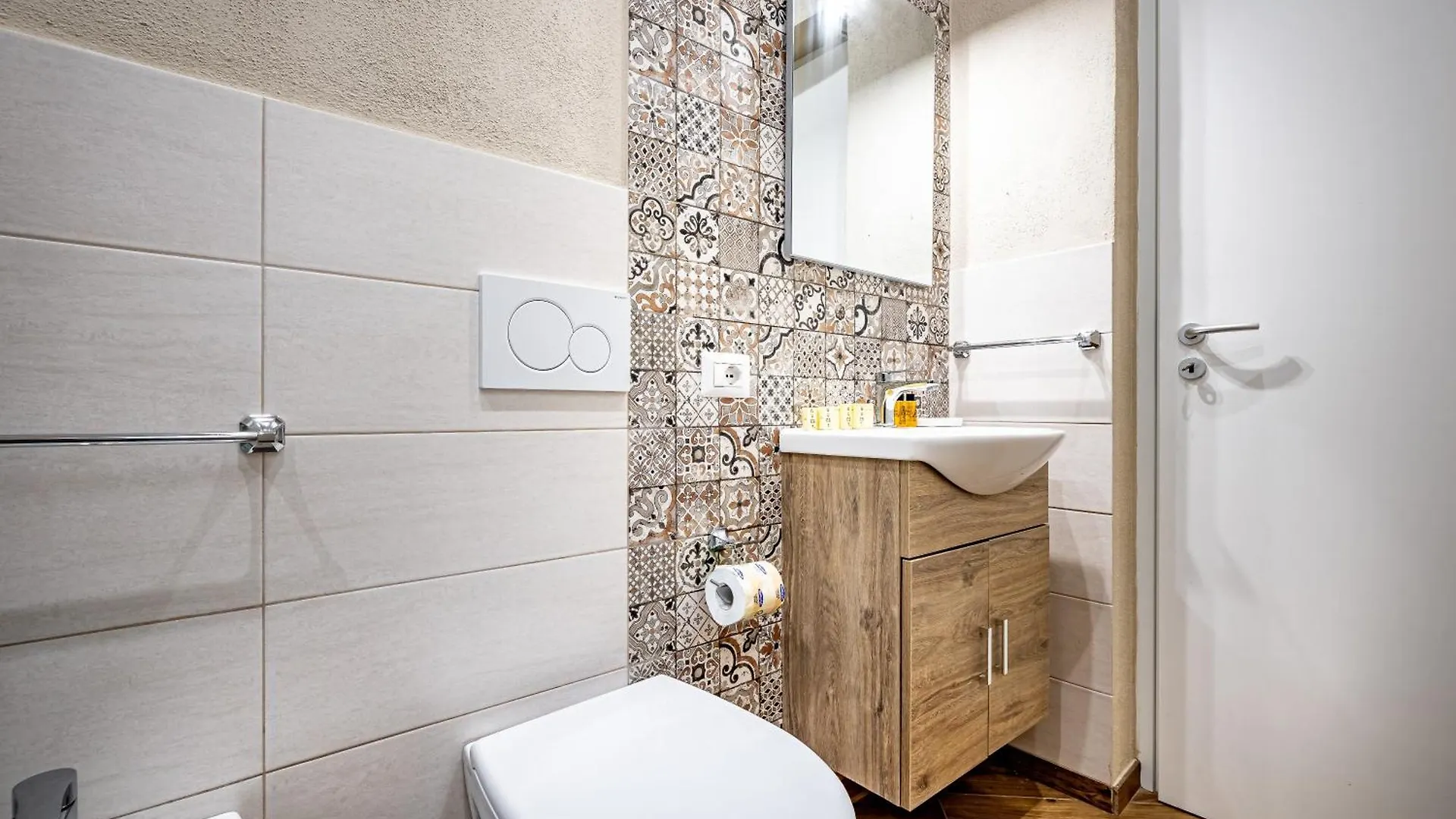 Roommo Apartments San Gallo Флоренция 0*,  Италия